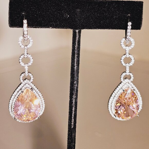 Jewelry - Pink Pear Drop Dangle Earring